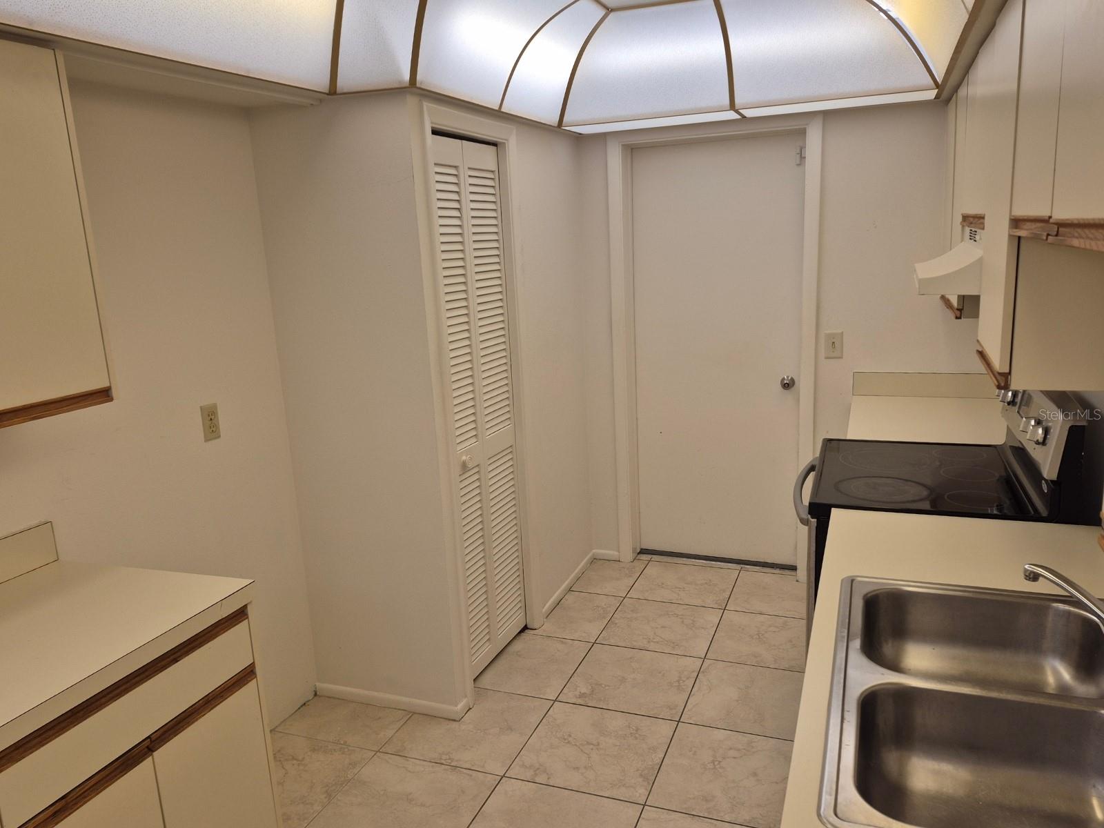 Image 7 of 31 For 1306 Golfview Drive 1306