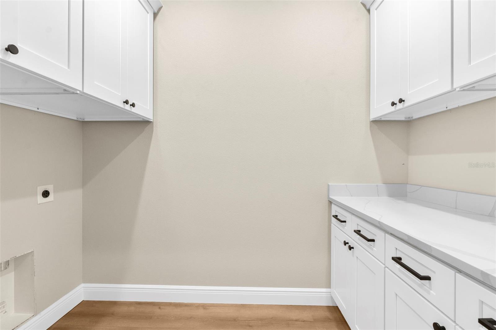 Image 10 of 47 For 17420 Macassar Road