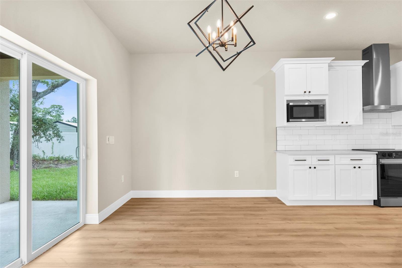 Image 15 of 47 For 17420 Macassar Road
