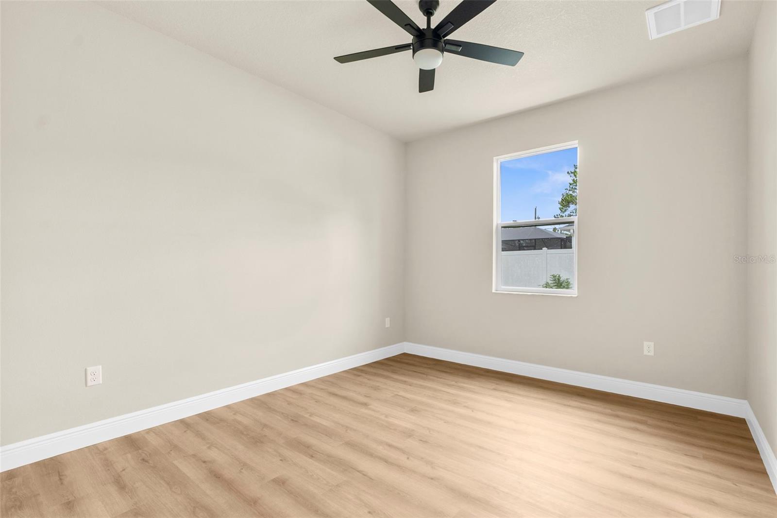 Image 20 of 47 For 17420 Macassar Road