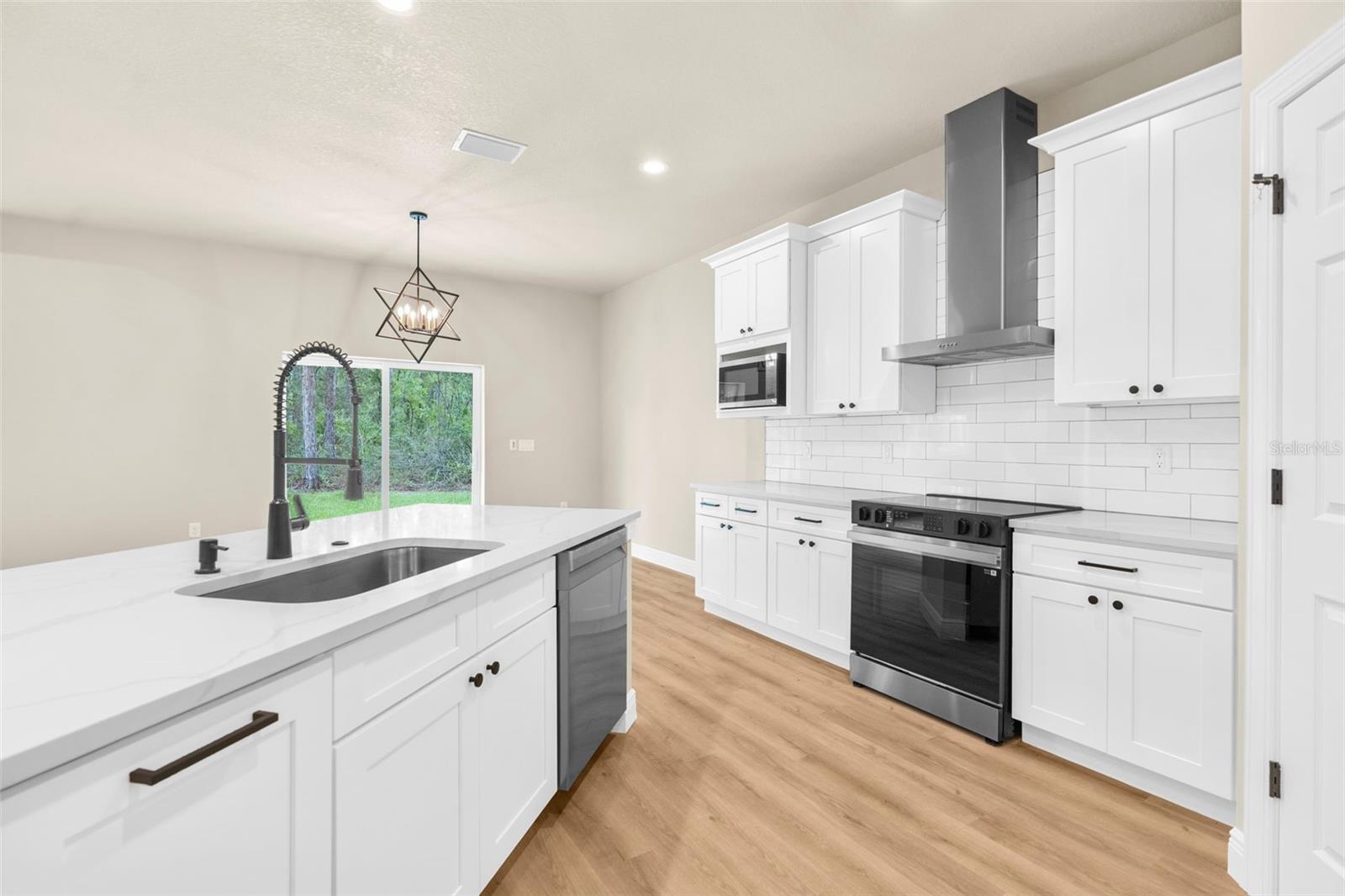 Image 31 of 47 For 17420 Macassar Road