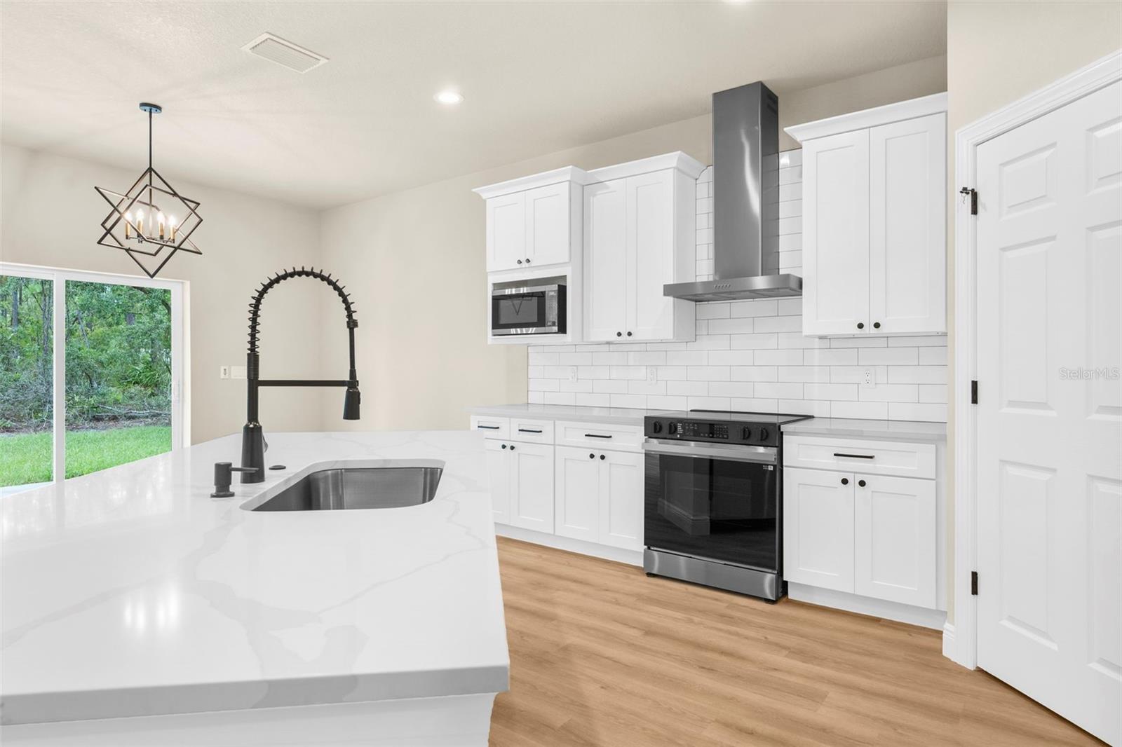 Image 34 of 47 For 17420 Macassar Road