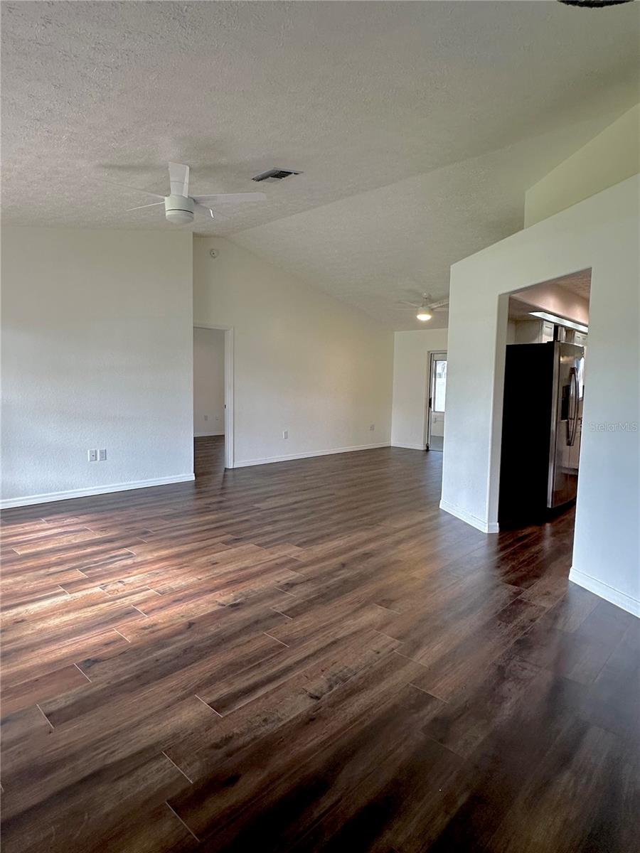 Image 6 of 30 For 5441 Saltamonte Drive