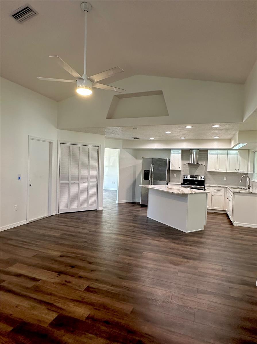 Image 9 of 30 For 5441 Saltamonte Drive