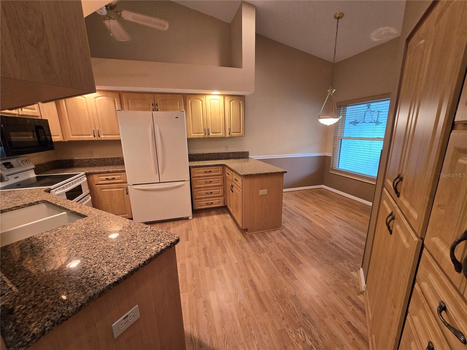Image 12 of 41 For 9214 Golf View Drive