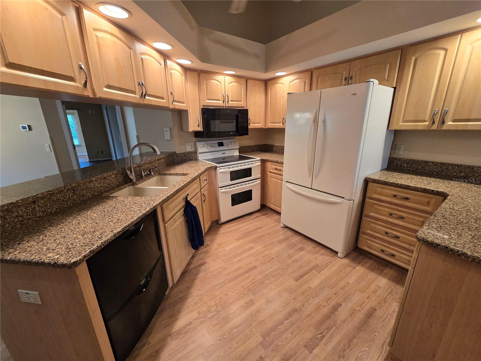 Image 13 of 41 For 9214 Golf View Drive