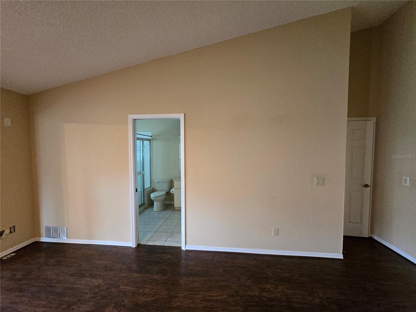 Image 20 of 41 For 9214 Golf View Drive