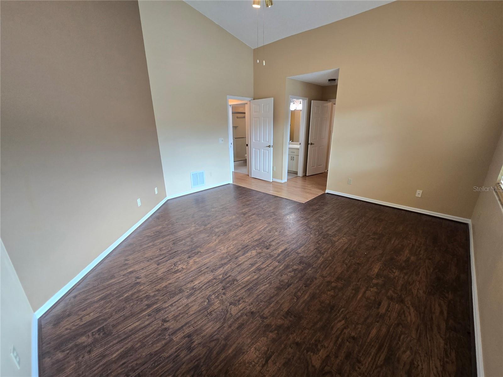 Image 26 of 41 For 9214 Golf View Drive
