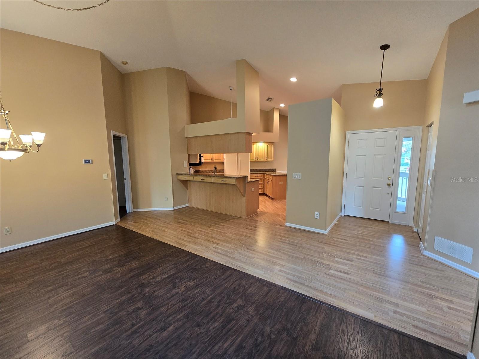 Image 7 of 41 For 9214 Golf View Drive