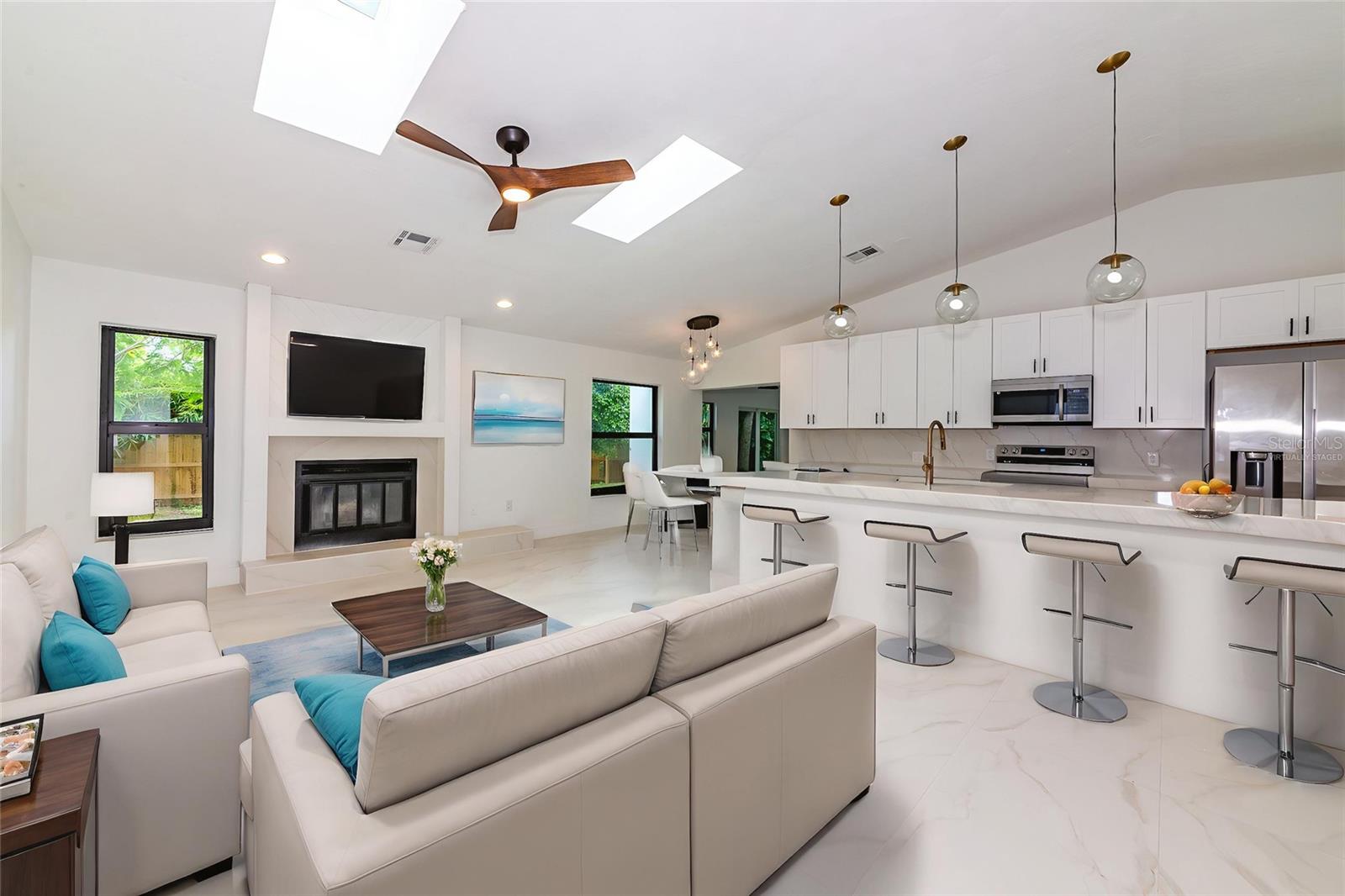 Image 2 of 9 For 1658 Ridgewood Lane