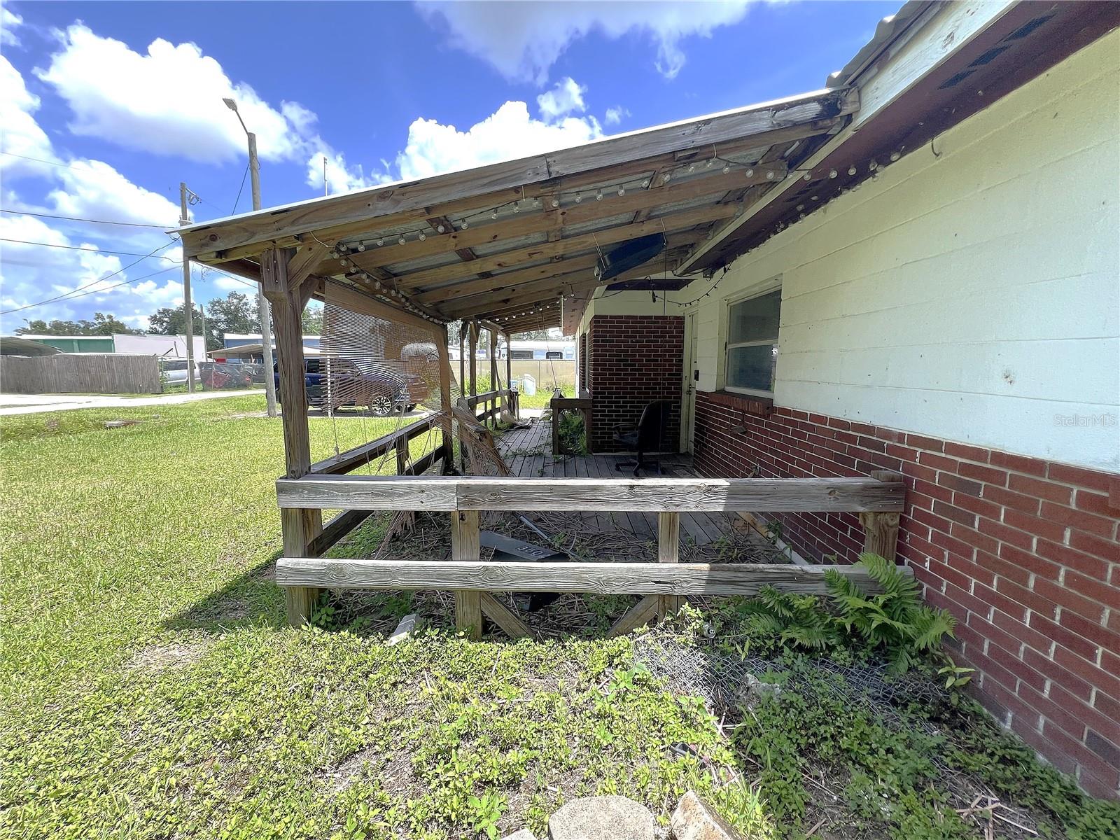 Listing photo id 0 for 3502 Liles Lane