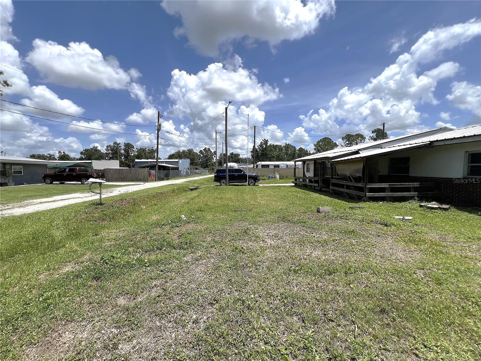 Listing photo id 2 for 3502 Liles Lane