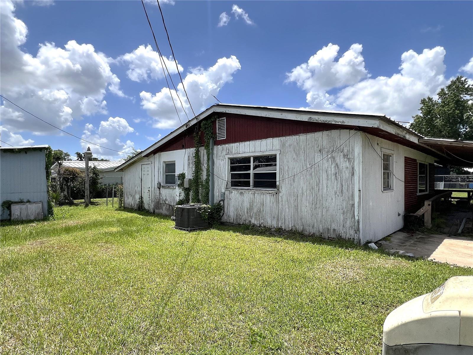 Listing photo id 4 for 3502 Liles Lane
