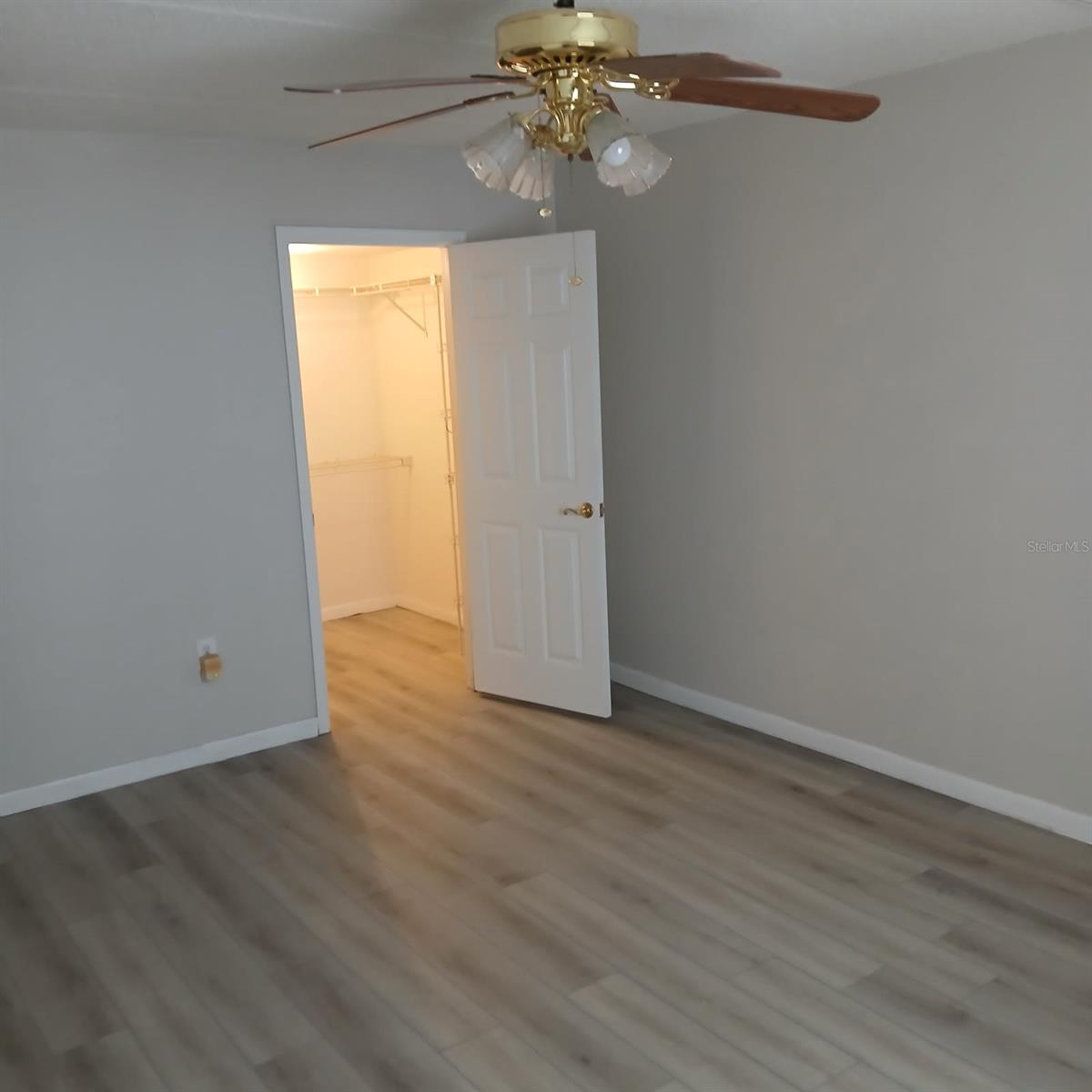Image 10 of 16 For 4718 Christa Court 317