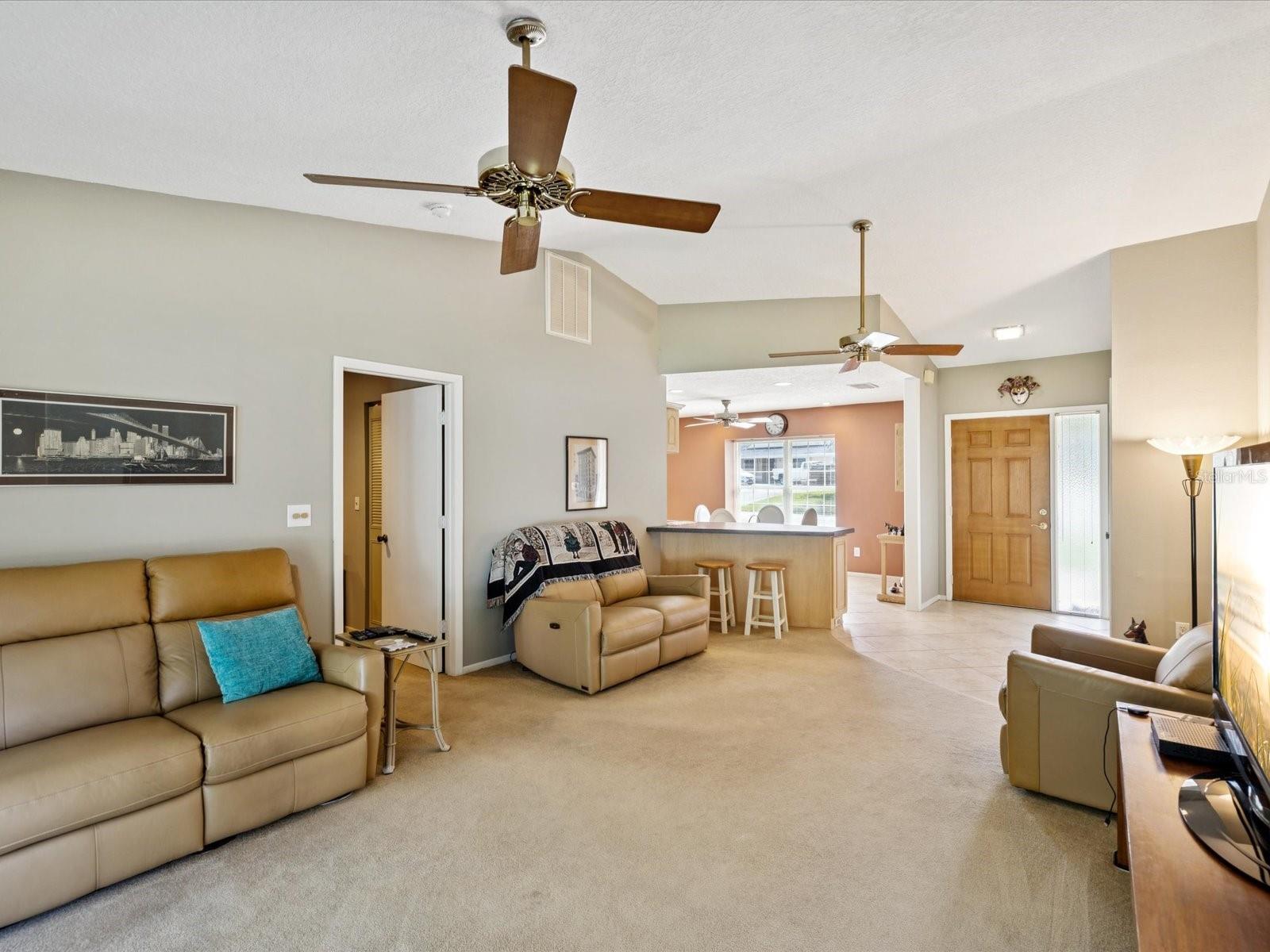 Image 11 of 45 For 827 Creekside Lane