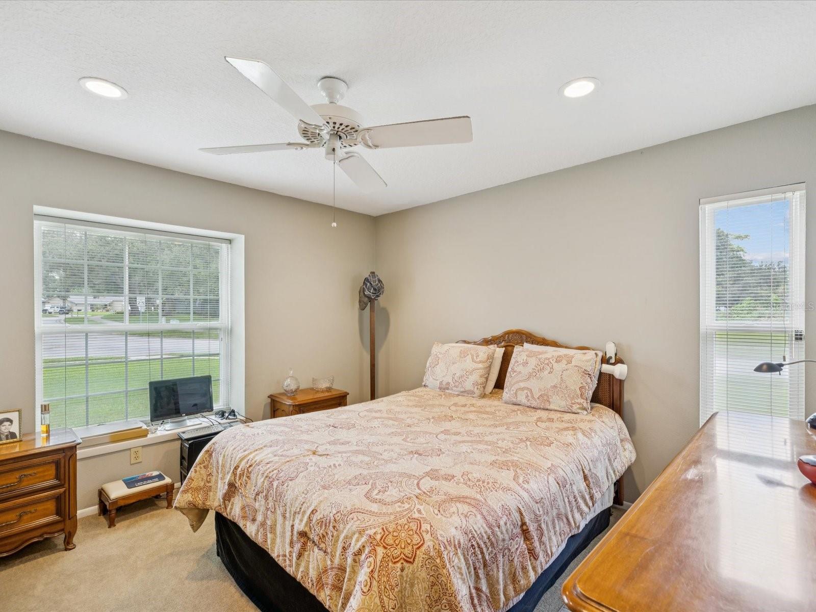 Image 18 of 45 For 827 Creekside Lane