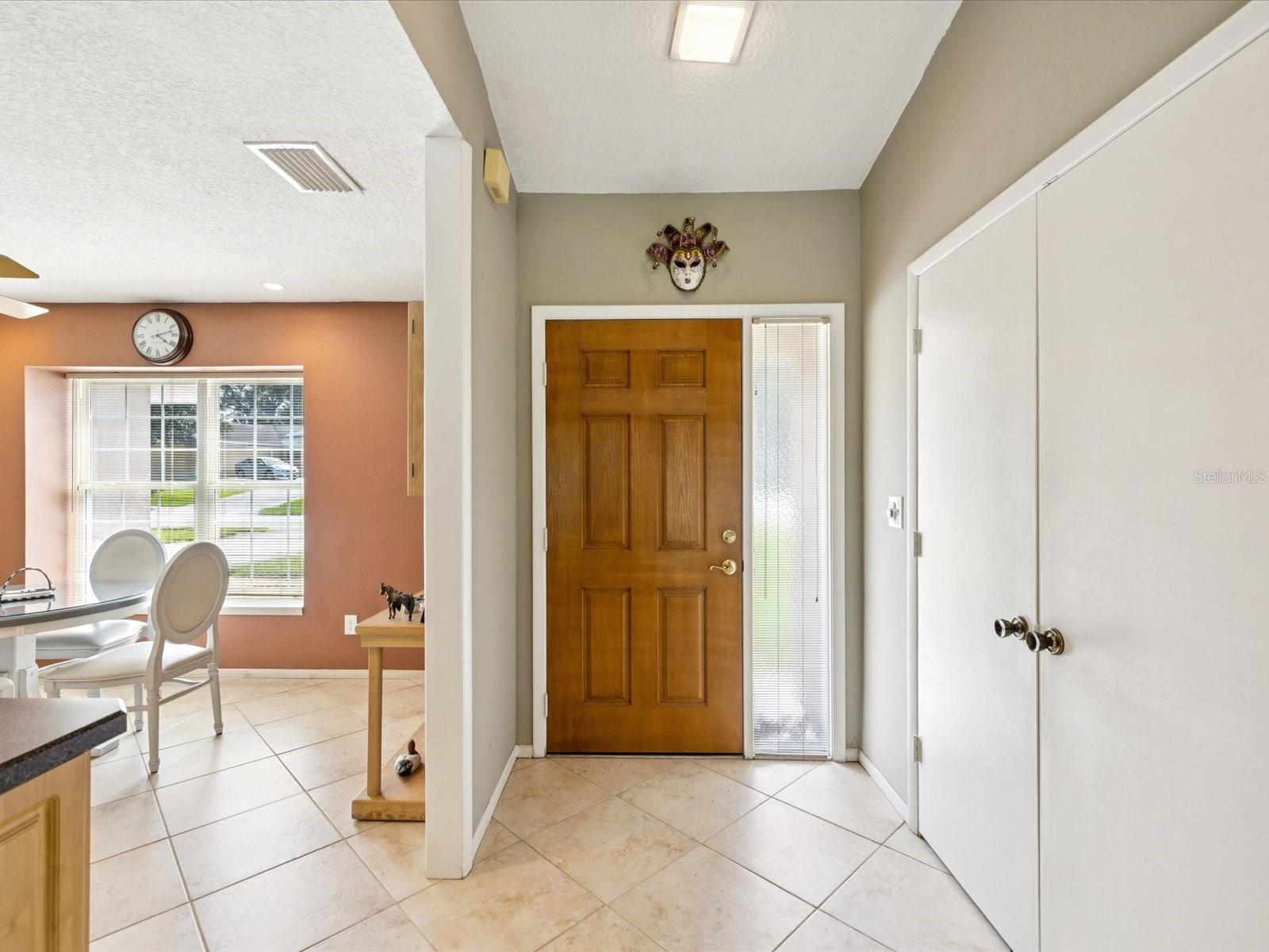 Image 22 of 45 For 827 Creekside Lane