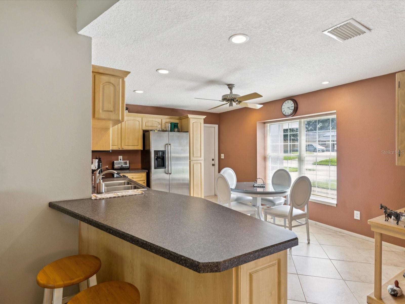 Image 3 of 45 For 827 Creekside Lane