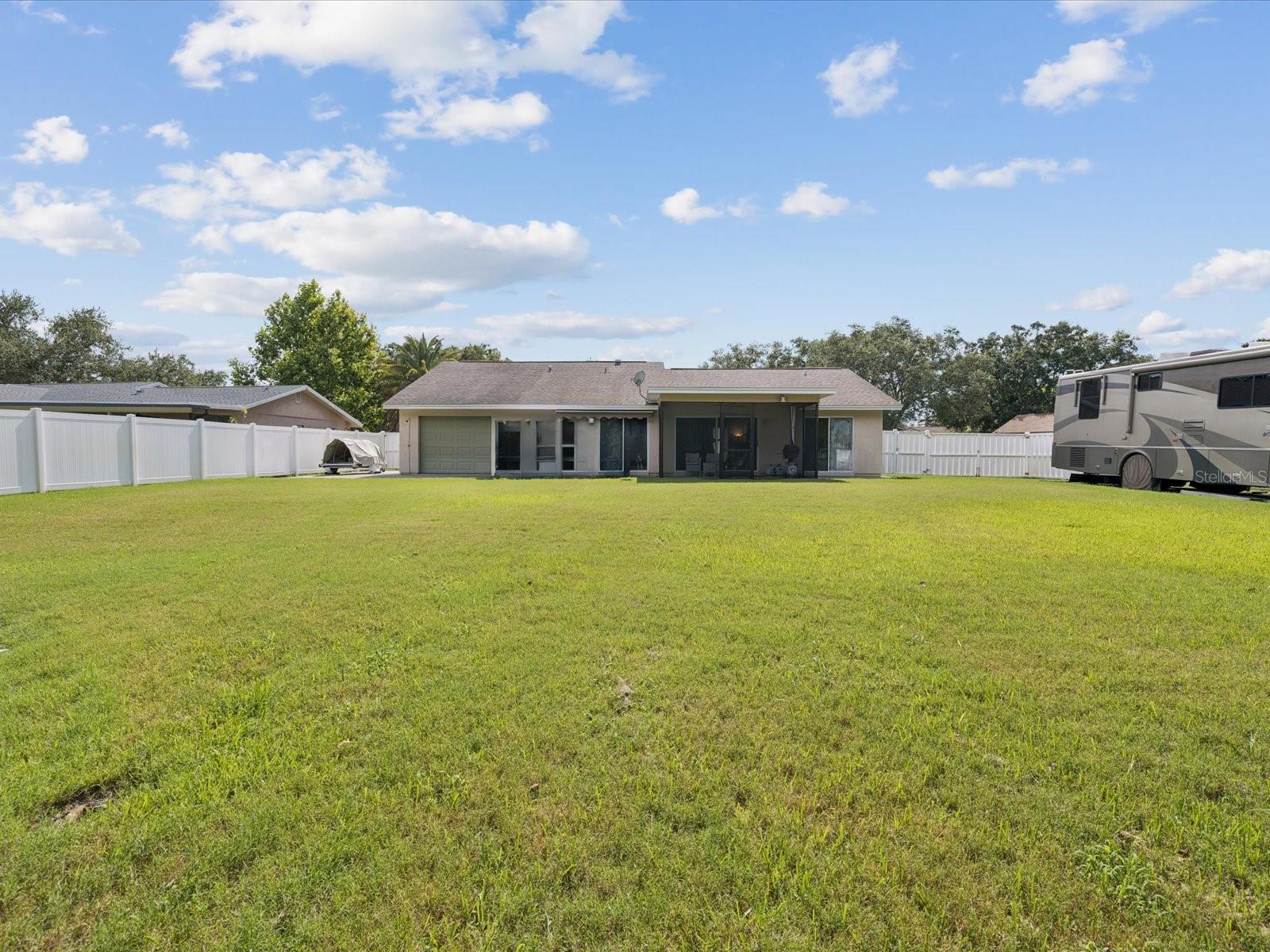 Image 30 of 45 For 827 Creekside Lane