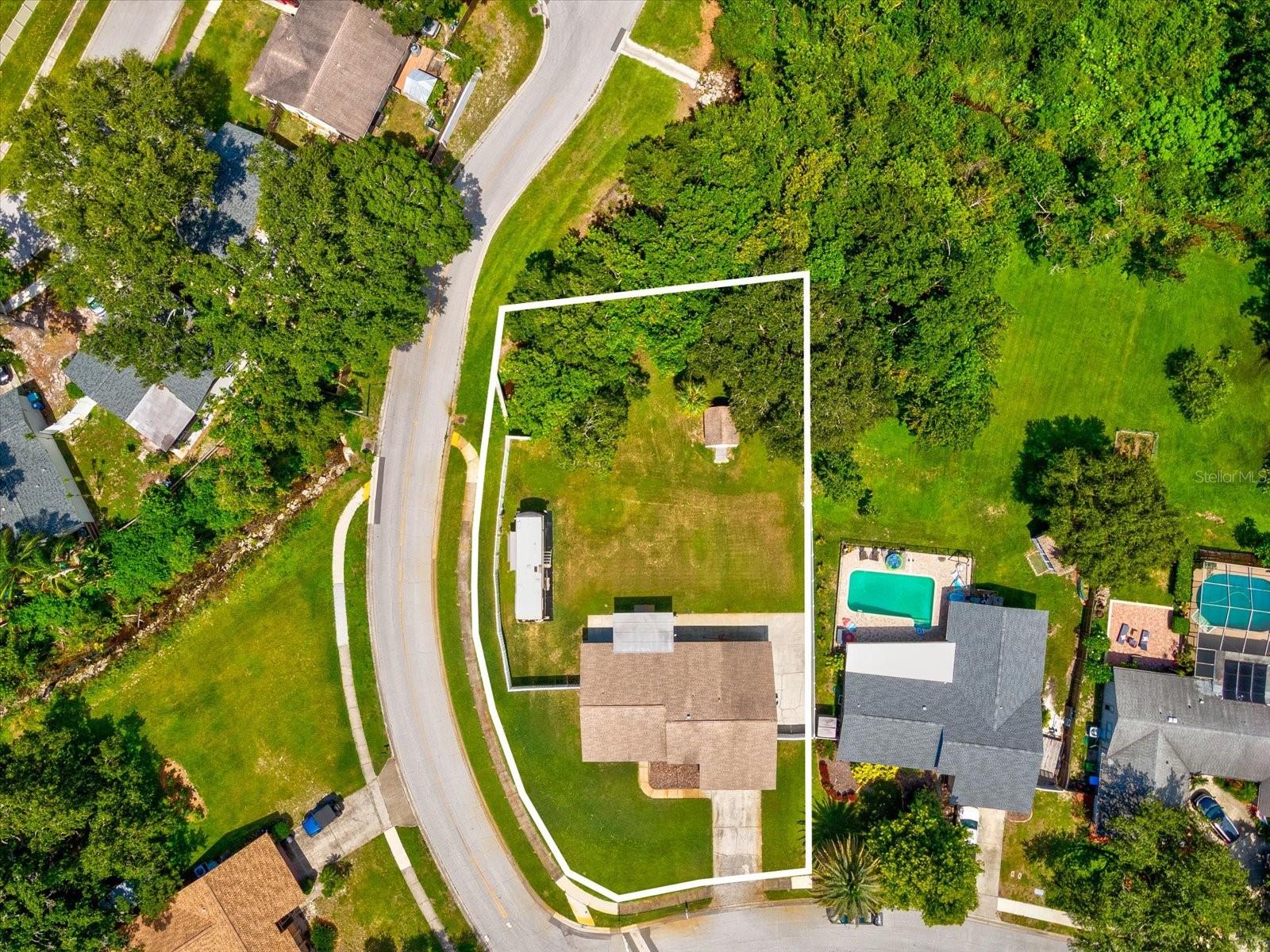 Image 40 of 45 For 827 Creekside Lane