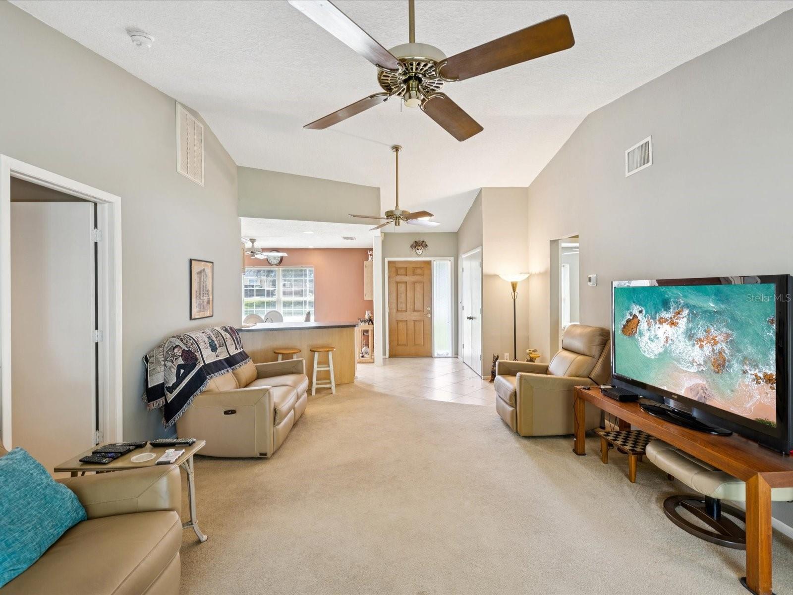 Image 9 of 45 For 827 Creekside Lane