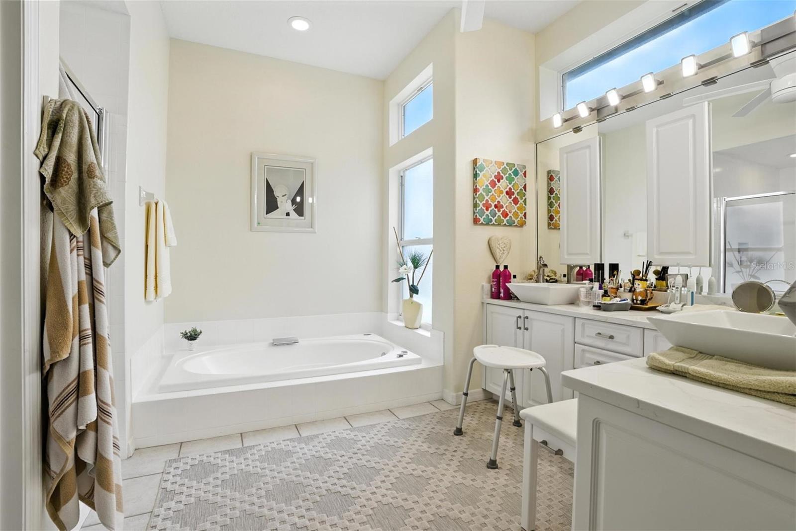 Image 12 of 22 For 5811 White Oak Bayou Court
