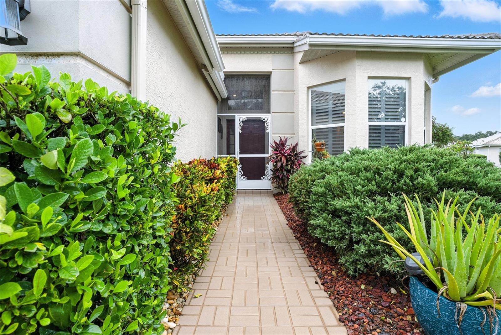 Image 6 of 22 For 5811 White Oak Bayou Court