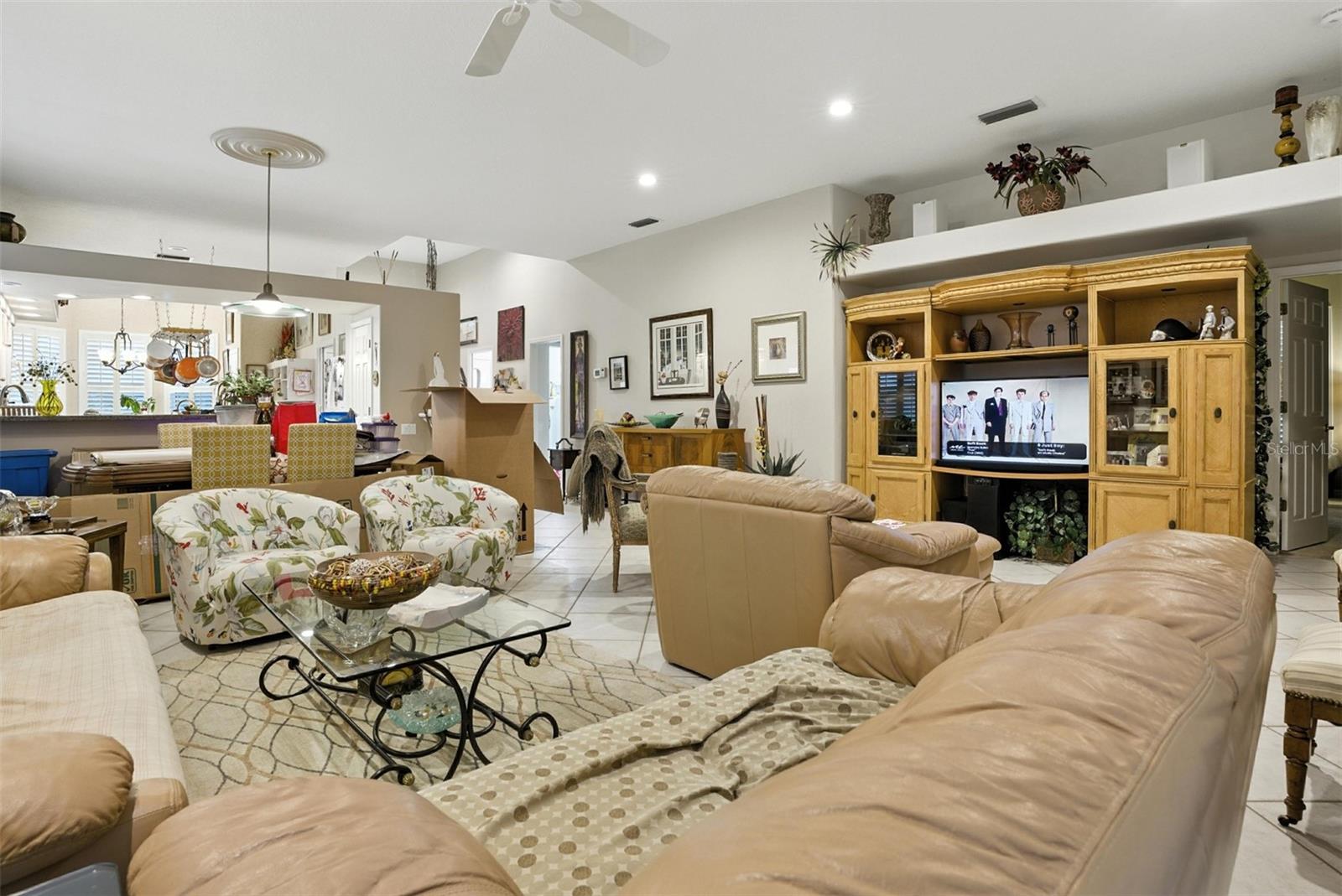 Image 9 of 22 For 5811 White Oak Bayou Court