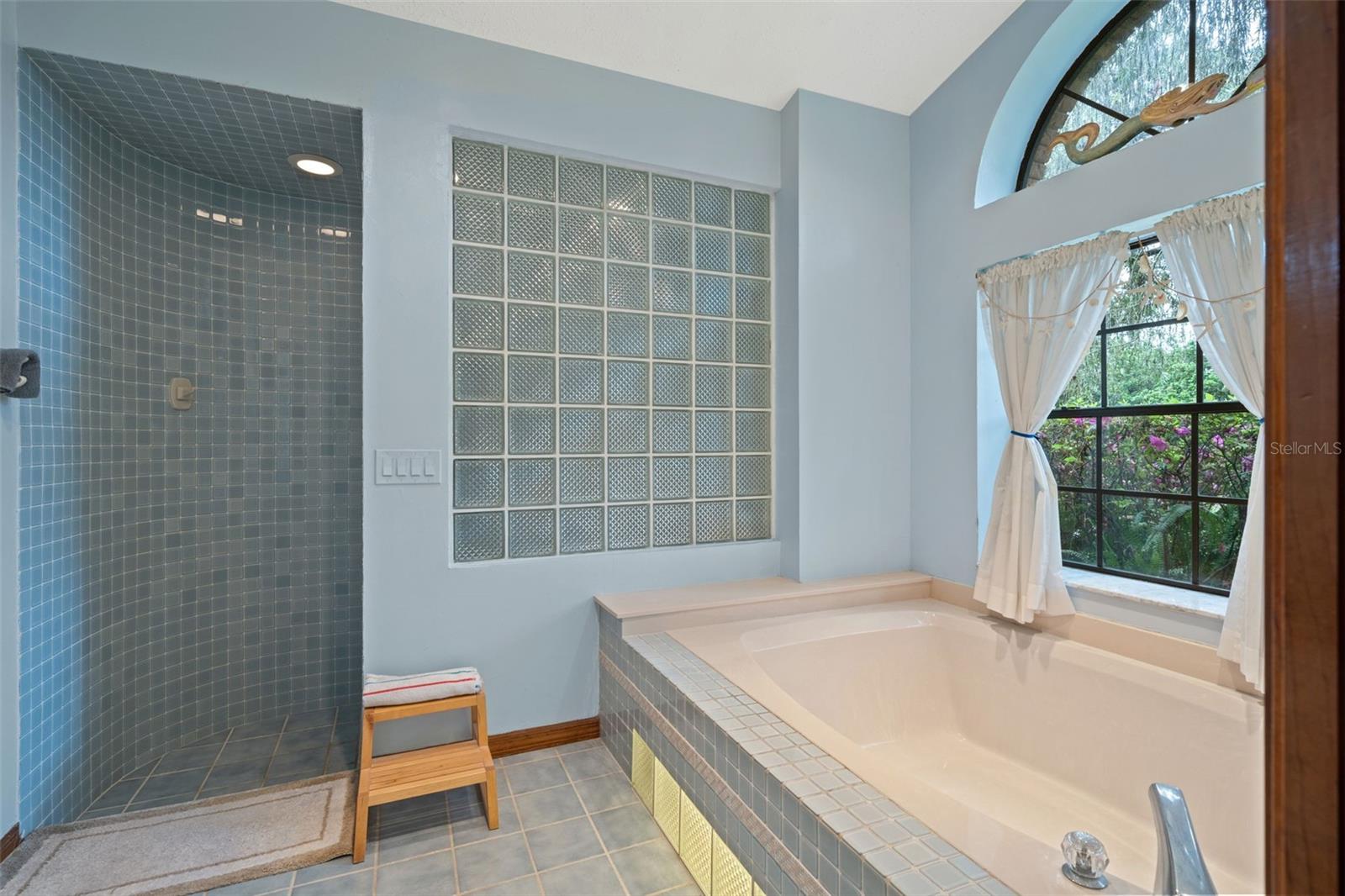 Image 19 of 40 For 7397 Royal Oak Drive