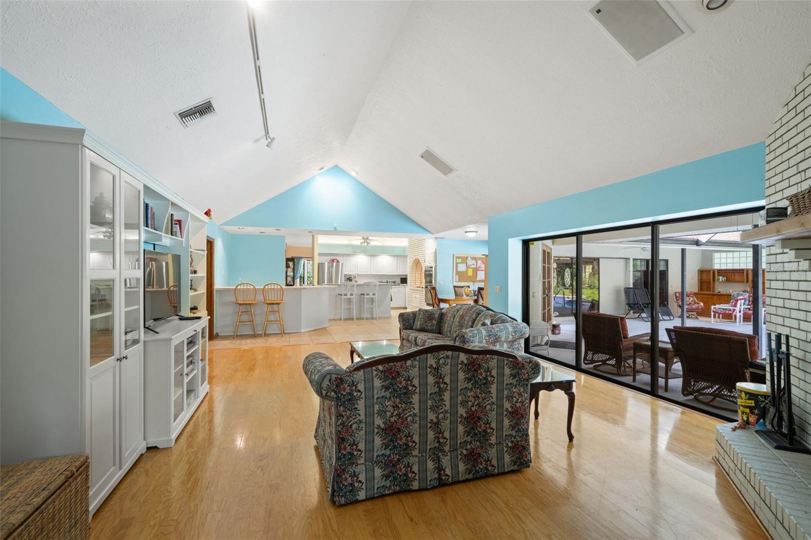Image 28 of 40 For 7397 Royal Oak Drive