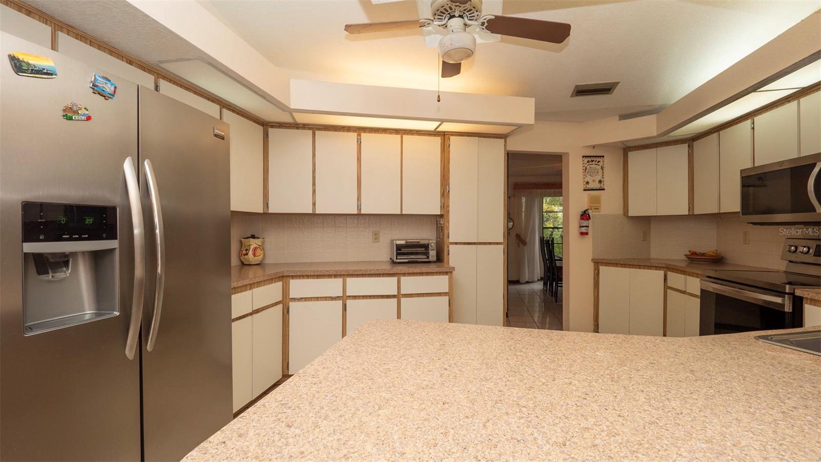 Image 10 of 51 For 7488 Birdland Crescent