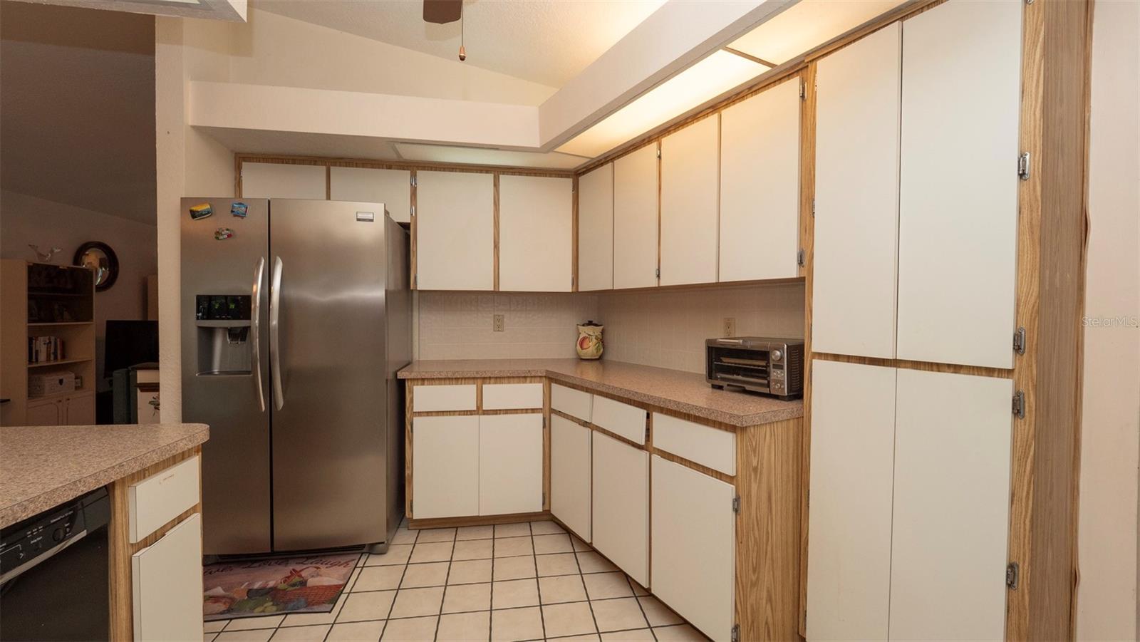 Image 12 of 51 For 7488 Birdland Crescent