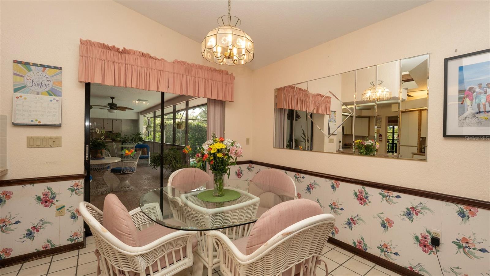 Image 13 of 51 For 7488 Birdland Crescent