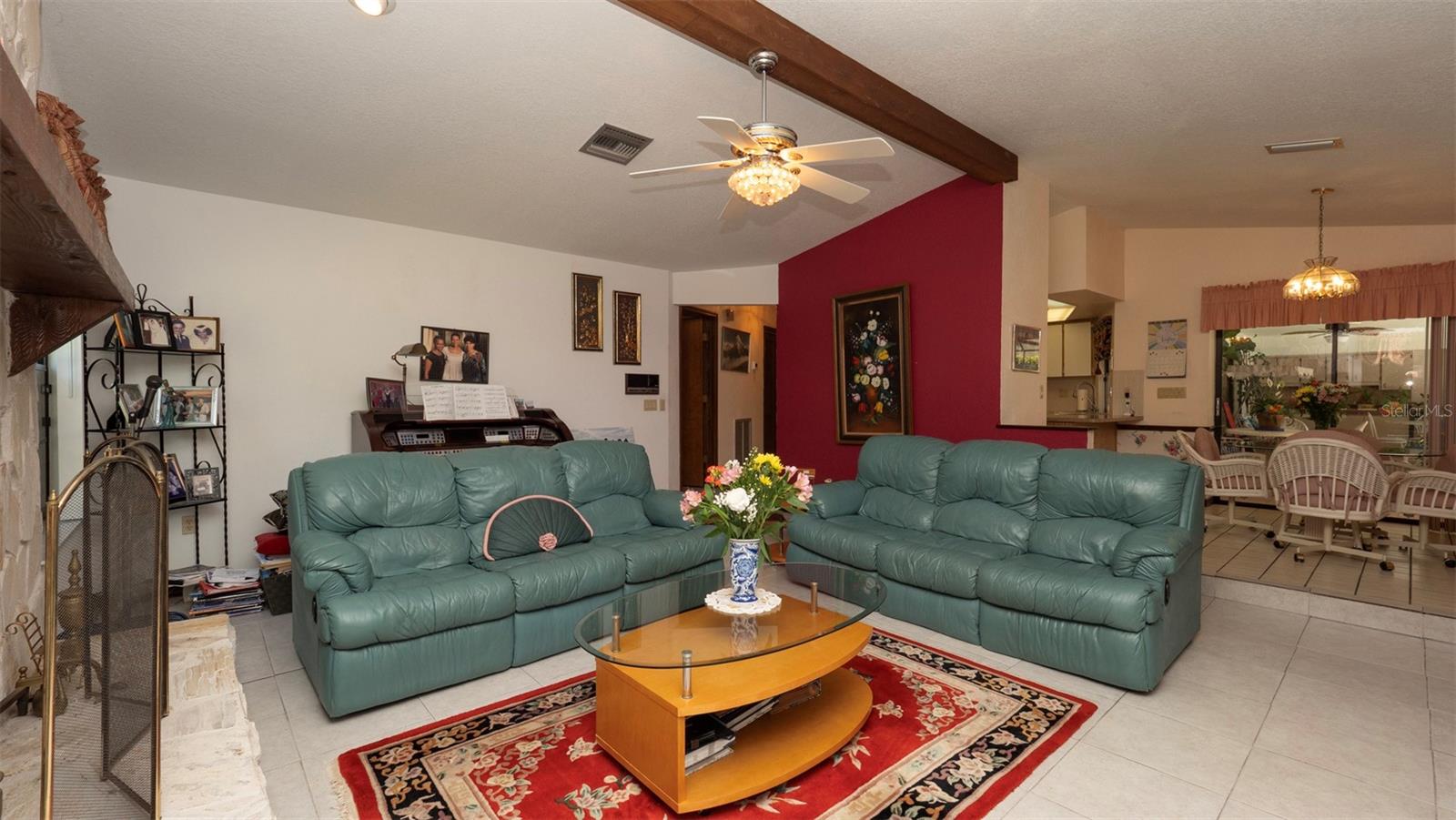 Image 18 of 51 For 7488 Birdland Crescent