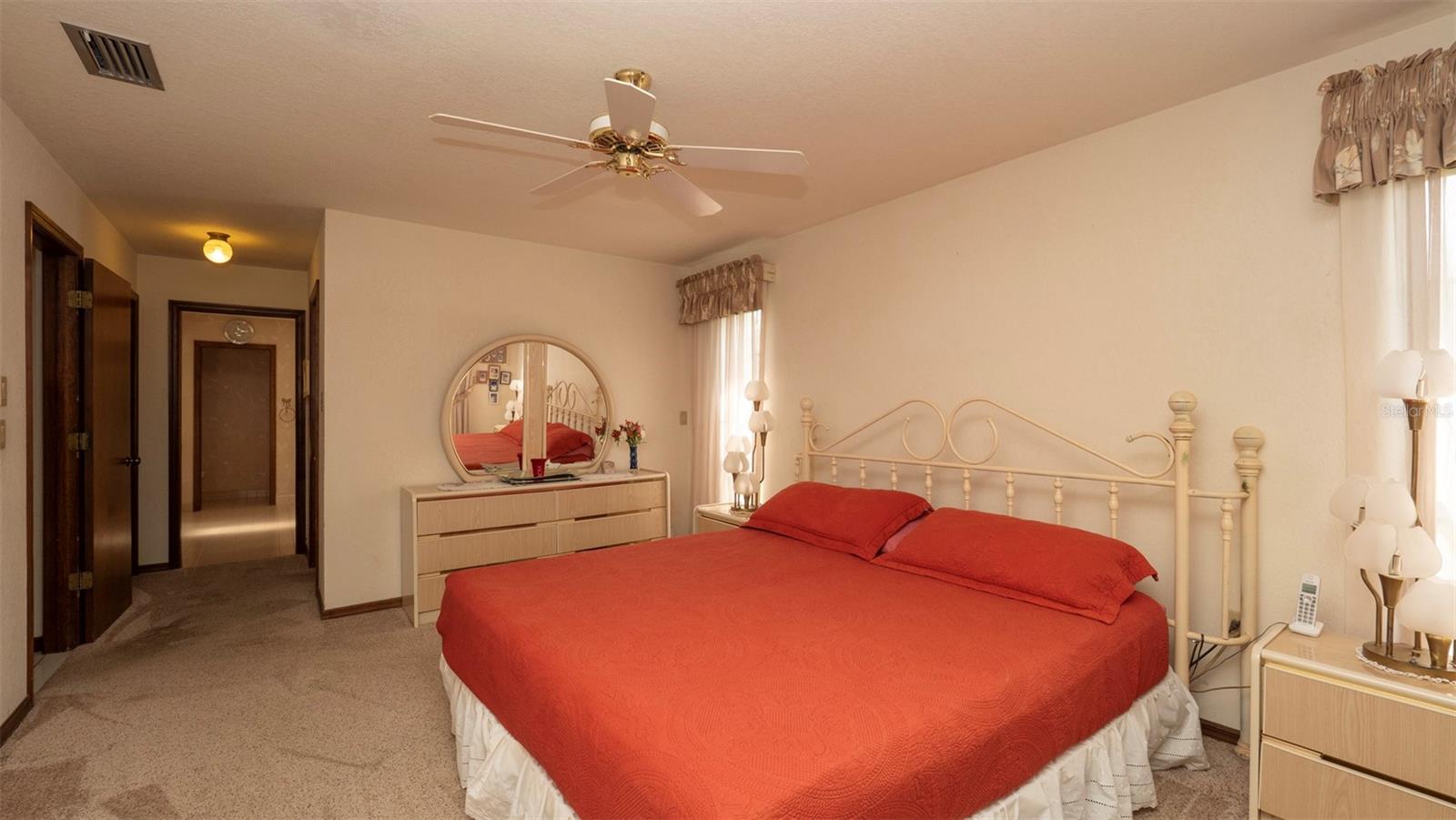 Image 22 of 51 For 7488 Birdland Crescent