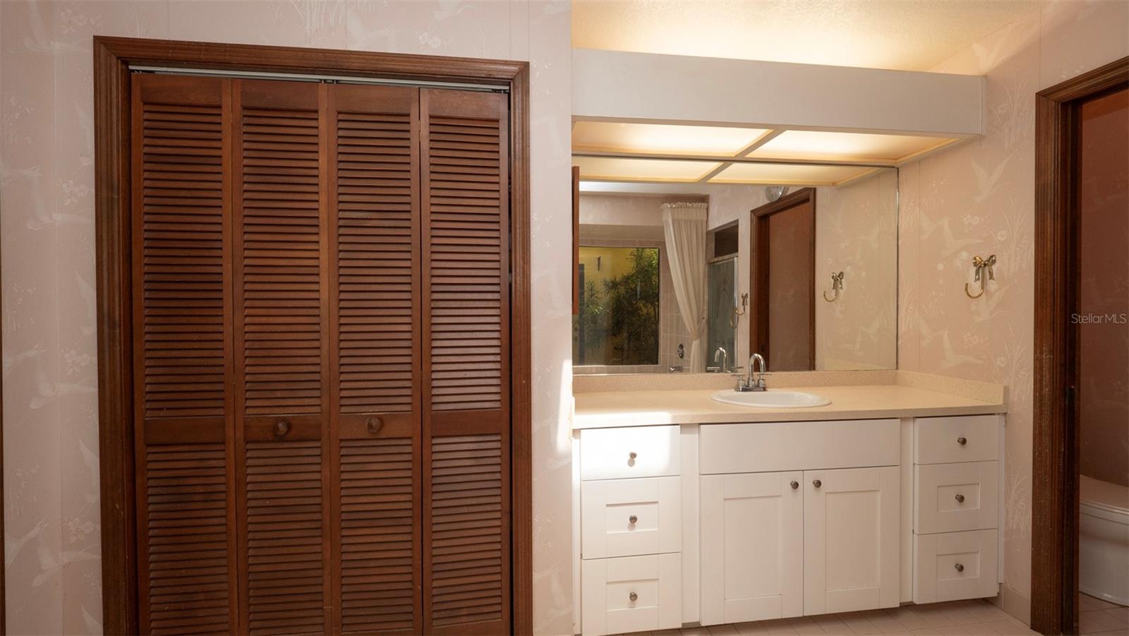 Image 24 of 51 For 7488 Birdland Crescent