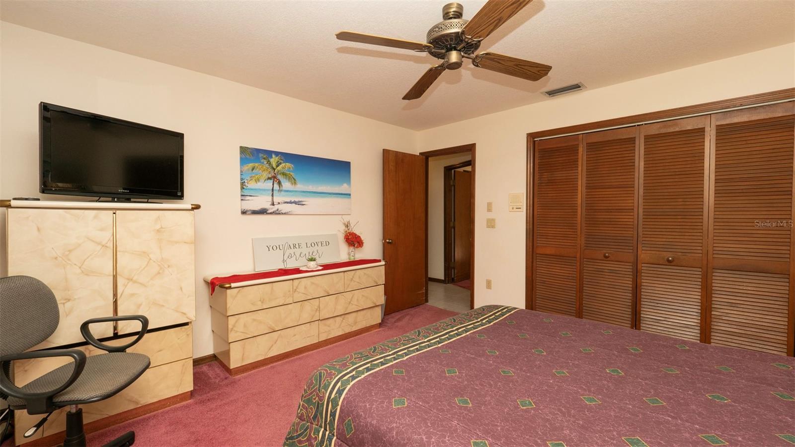 Image 33 of 51 For 7488 Birdland Crescent