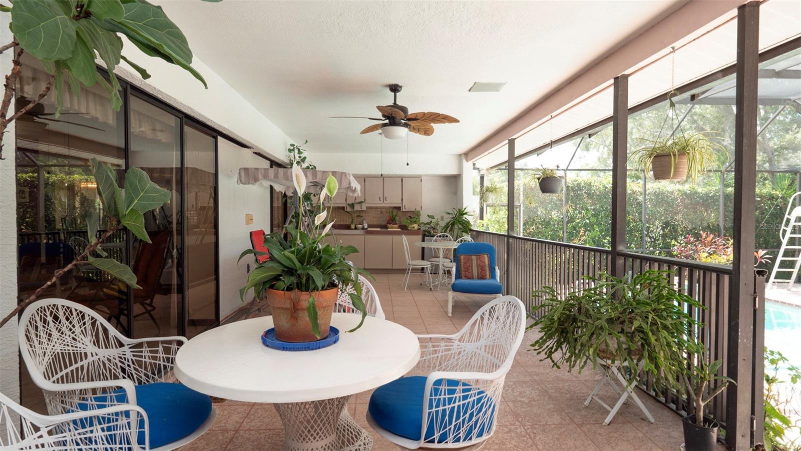 Image 34 of 51 For 7488 Birdland Crescent