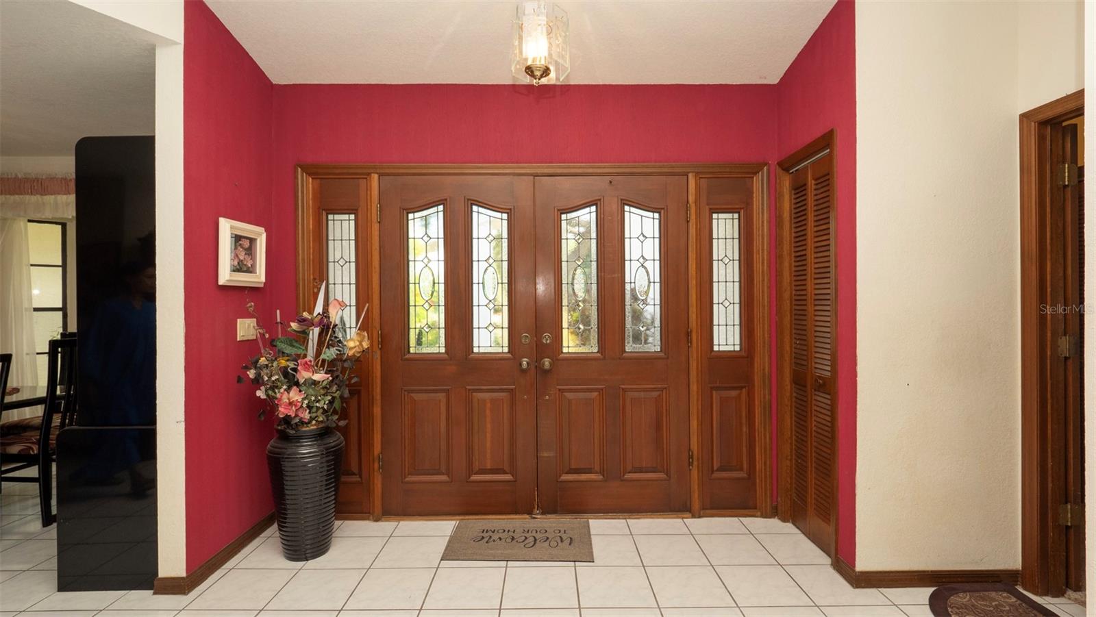 Image 4 of 51 For 7488 Birdland Crescent