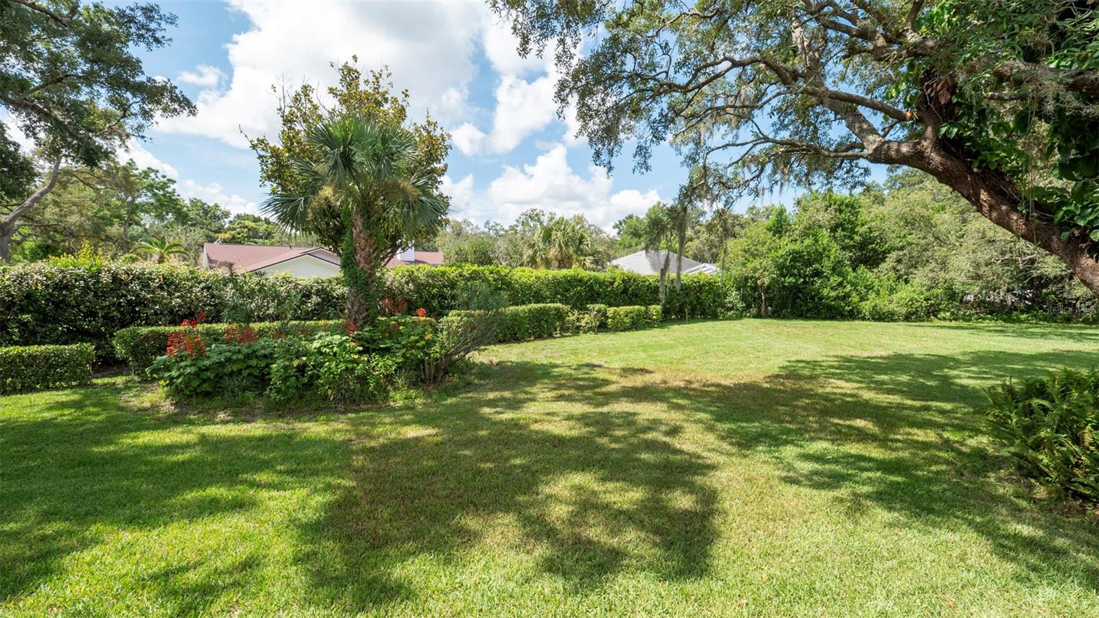 Image 44 of 51 For 7488 Birdland Crescent