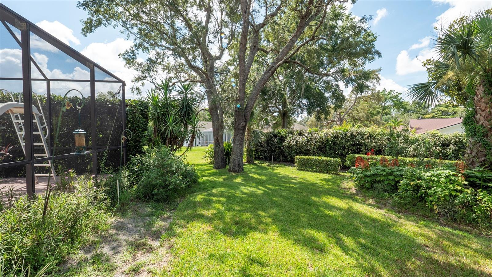 Image 46 of 51 For 7488 Birdland Crescent