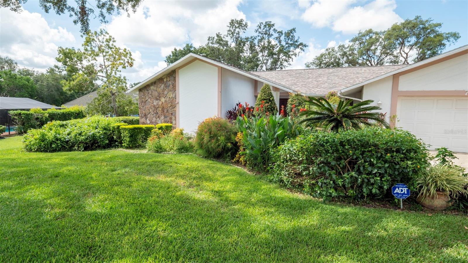 Image 48 of 51 For 7488 Birdland Crescent
