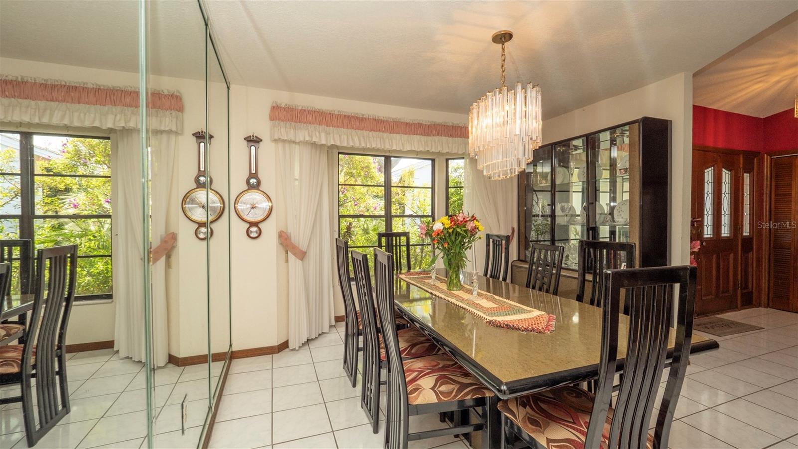 Image 8 of 51 For 7488 Birdland Crescent