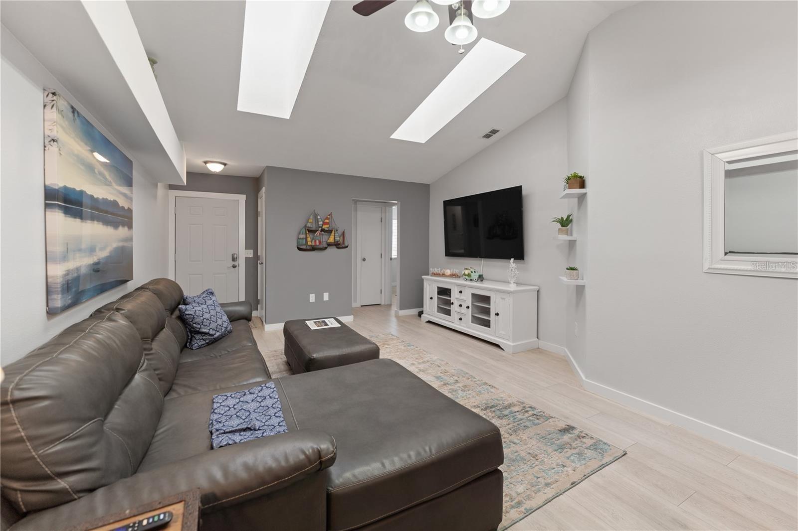 Image 3 of 17 For 1820 Rumar Lane