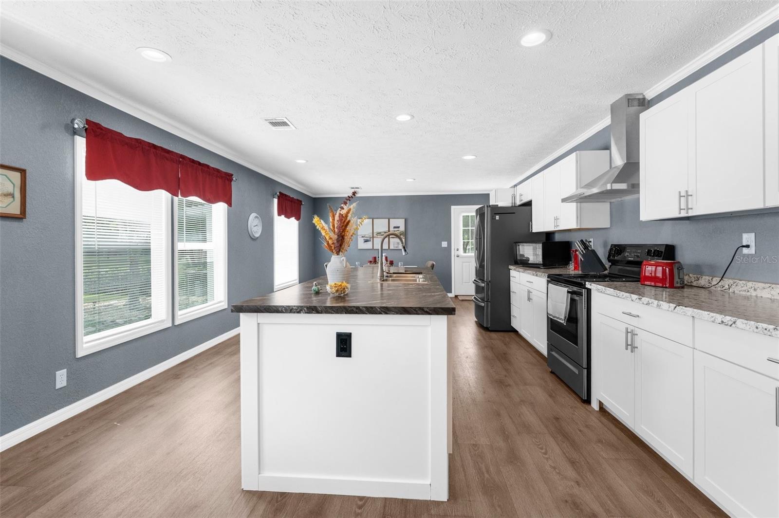 Image 15 of 59 For 15061 Brookridge Boulevard