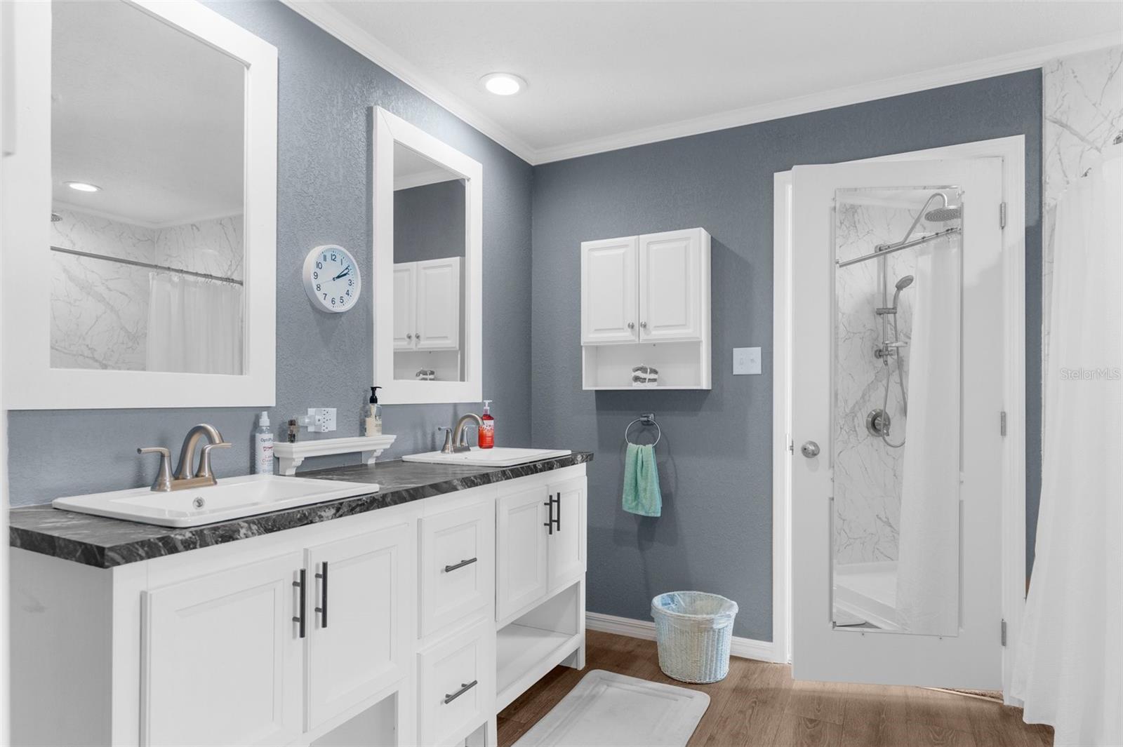 Image 17 of 59 For 15061 Brookridge Boulevard