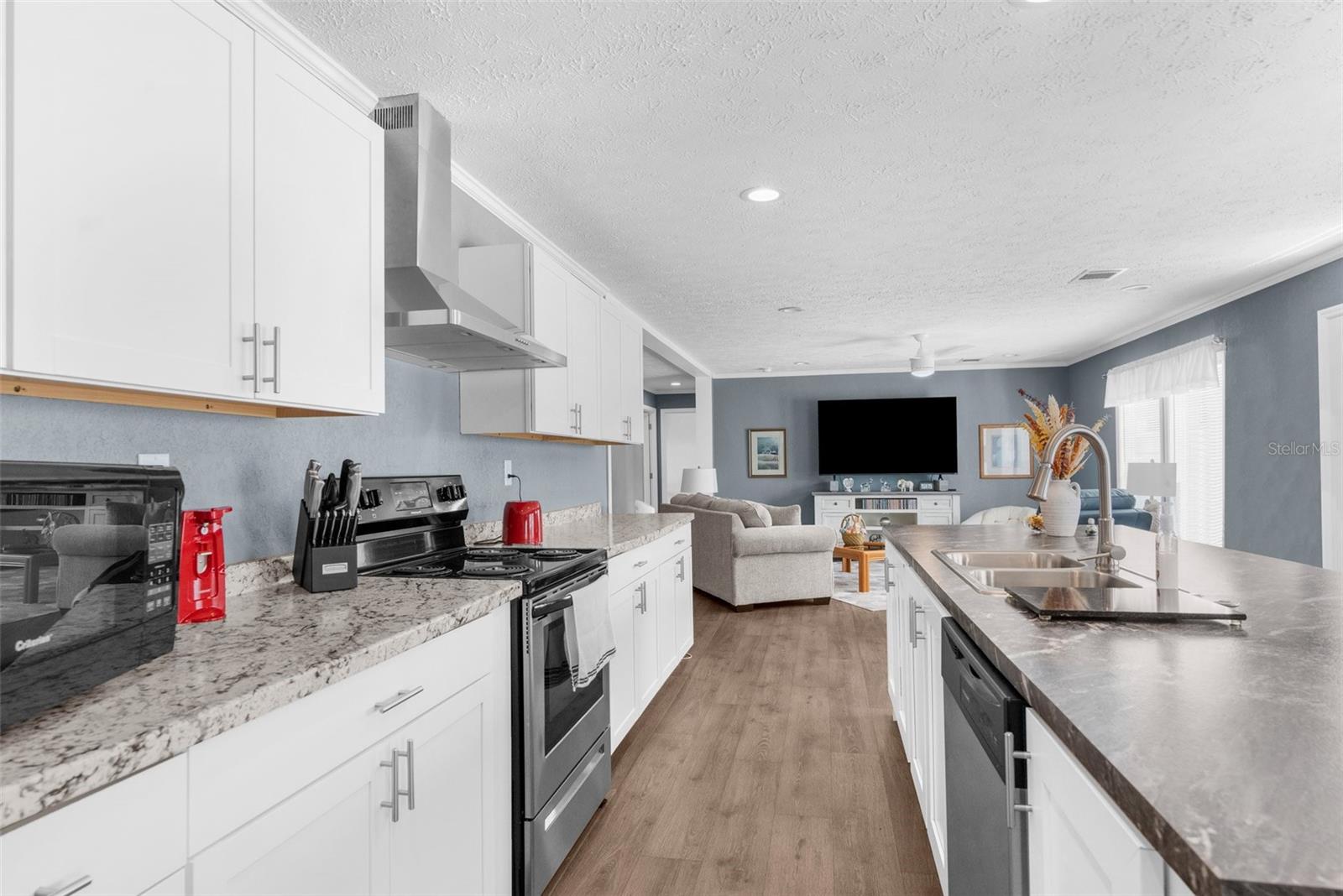 Image 18 of 59 For 15061 Brookridge Boulevard