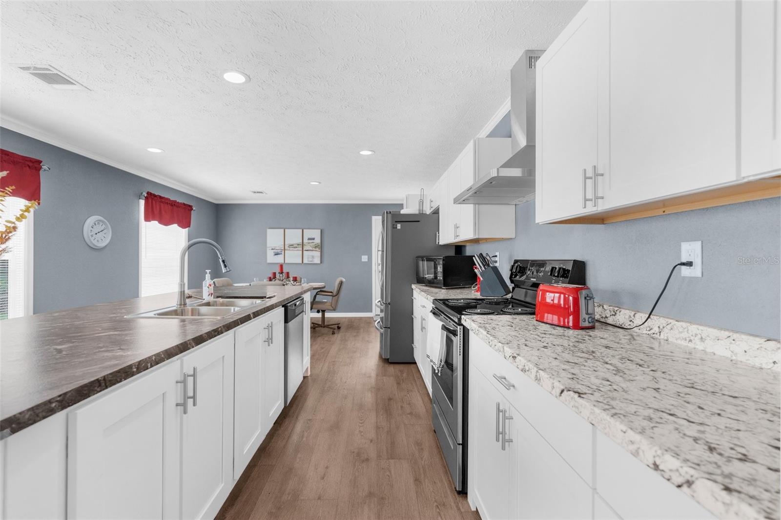 Image 19 of 59 For 15061 Brookridge Boulevard