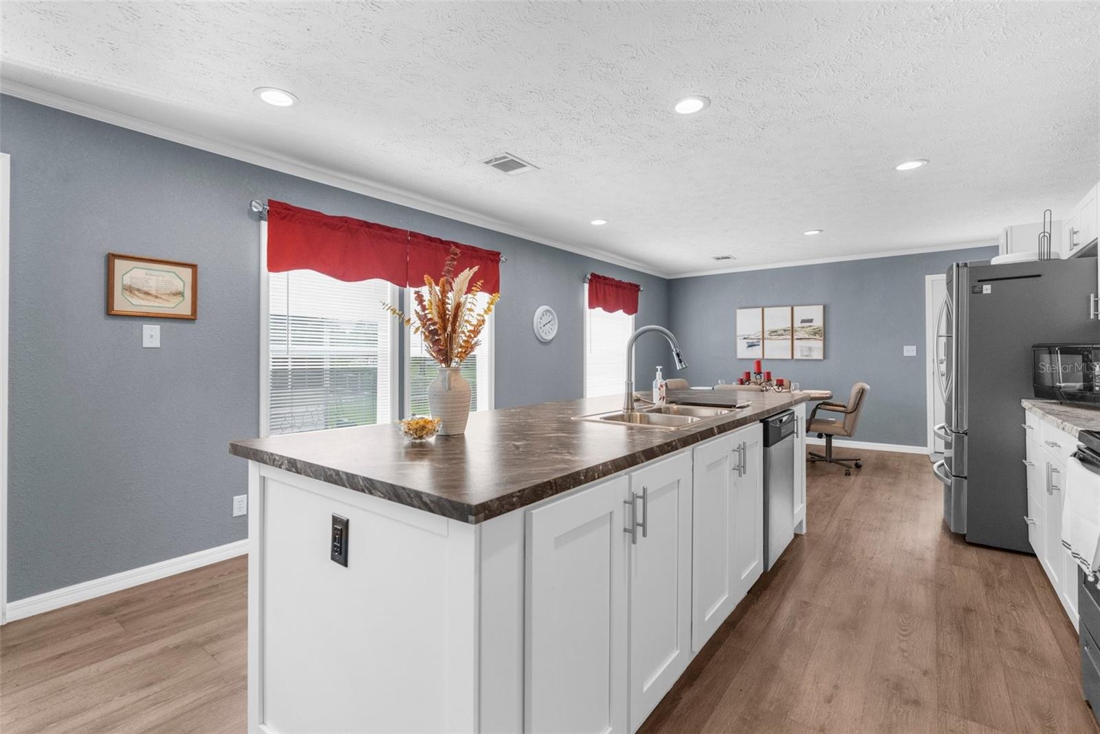 Image 24 of 59 For 15061 Brookridge Boulevard