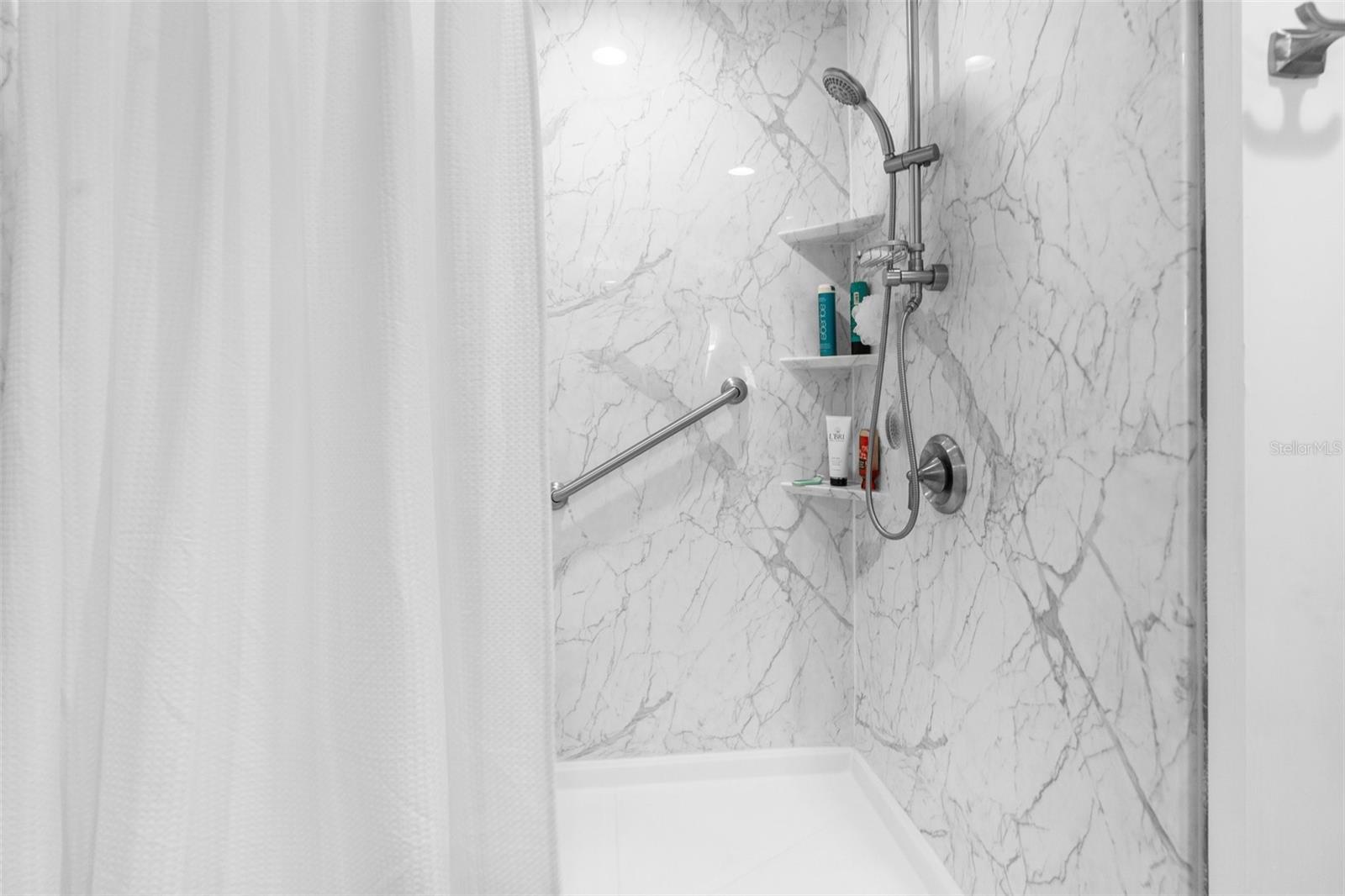 Image 32 of 59 For 15061 Brookridge Boulevard